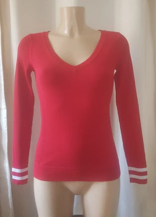 Très joli pull rouge col V Morgan très bon état, marque: Morgan, état: Très bon état, taille: S / 36 / 8, 5,00 €, 5,95 € Protection acheteurs incluse