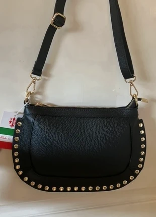 Sac cuir noir clouté, brand: The Genuine Leather, condizioni: Ottime, €42.00, €44.80 include la Protezione acquisti