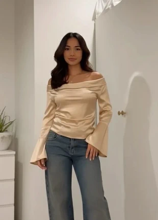 Haut satiné beige épaules nues, manches évasées, chic et fluide. taille S, marca: Vintage Dressing, estado: Muito bom, tamanho: S / 36 / 8, €42.90, €45.75 inclui Proteção do Comprador