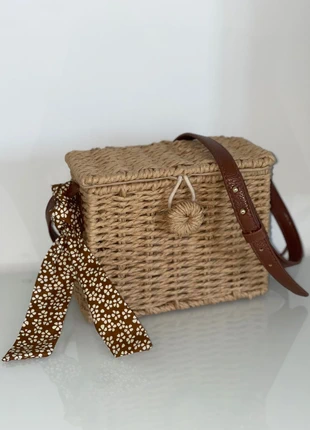 Sac osier, marque: Kiabi, état: Neuf sans étiquette, 7,00 €, 8,05 € Protection acheteurs incluse