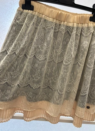 Gonna in pizzo e pieghe, brand: Pepe Jeans, condizioni: Nuovo senza cartellino, taglia: S / IT 40 / EU 36, €14.00, €15.40 include la Protezione acquisti