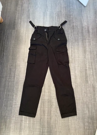 Pantalon cargo, marque: Bershka, état: Très bon état, taille: XS / 34 / 6, 12,00 €, 13,30 € Protection acheteurs incluse