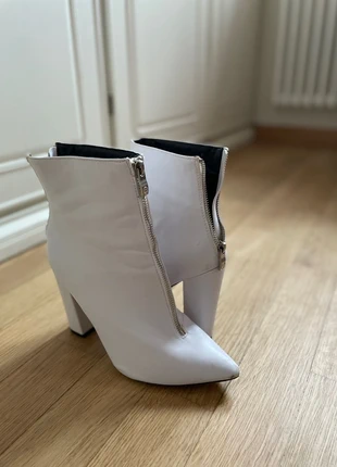Stivali con tacco bianchi Tata Y2K / white hills Boots, marke: Tata Italia, zustand: Sehr gut, größe: 39, 8,00 €, 9,10 € inklusive Vinted-Käuferschutz