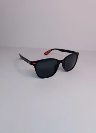 Lunettes de soleil noire et rouge style rayban homme et femme, marke: Tendance, zustand: Neu, 12,00 €, 13,30 € inklusive Vinted-Käuferschutz