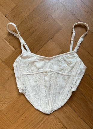 Corset Urban Outfitters en dentelle, marque: Urban Outfitters, état: Très bon état, taille: S / 36 / 8, 10,00 €, 11,20 € Protection acheteurs incluse