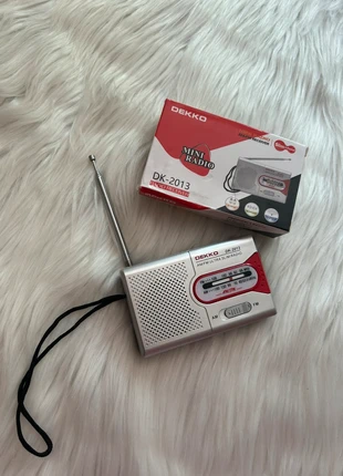 Vendo radio DEKKO am/fm, marque: DEKO, état: Neuf avec étiquette, 9,00 €, 10,15 € Protection acheteurs incluse