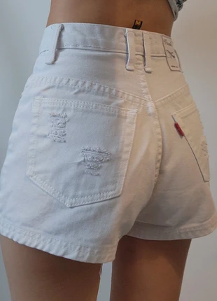 Jeans blanc short taille haute, marque: volume jeans, état: Bon état, taille: XS / 34 / 6, 3,50 €, 4,38 € Protection acheteurs incluse