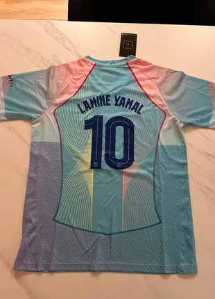 Lamine Yamal Barcelona Special Edition Kids Football Kit Age 10-11, brand: Kids, condition: New with tags, size: 10 years / 140 cm, £23.00, £25.14 includes Buyer Protection