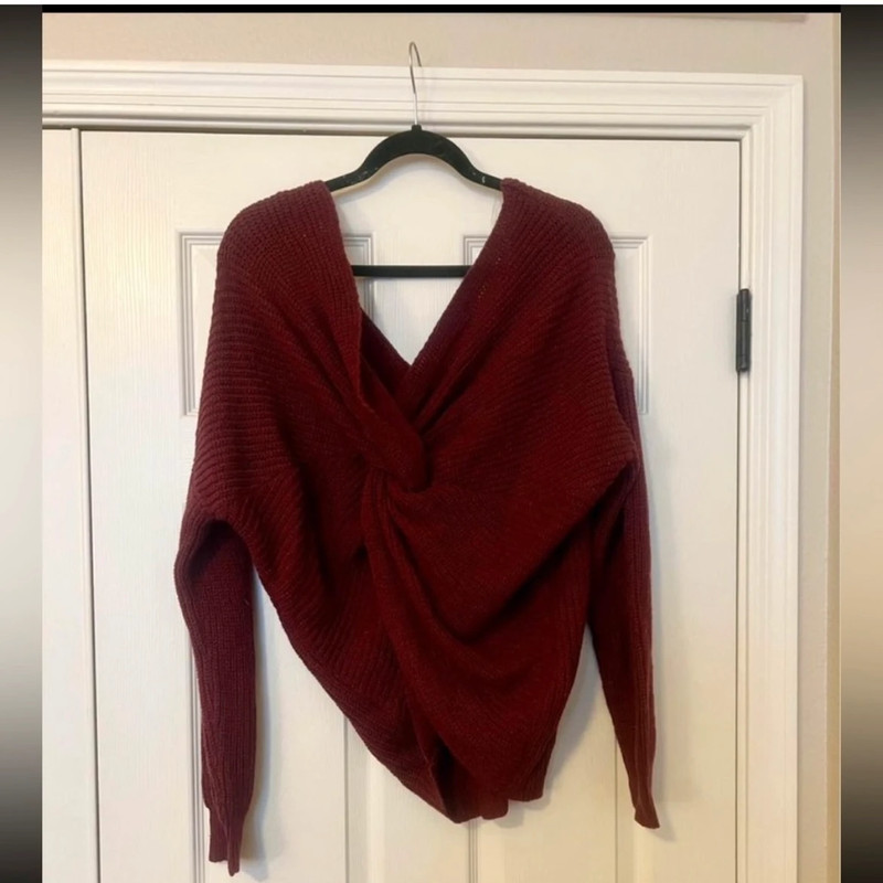 NWOT knot sweater 2