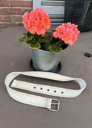 Riem met pailetten, merk: Modern Style, staat: Heel goed, maat: 100 cm, € 2,00, € 2,80 inclusief Kopersbescherming
