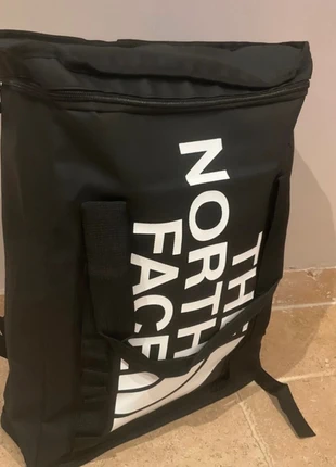 Sac à dos the north face jamais utilisé noir taille 44/34/15 cm, brand: The North Face, condition: Very good, €44.00, €46.90 includes Buyer Protection