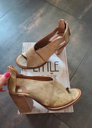 Sandales - Little la Suite - pt 38, merk: Little La Suite, staat: Heel goed, maat: 38, € 32,00, € 34,30 inclusief Kopersbescherming