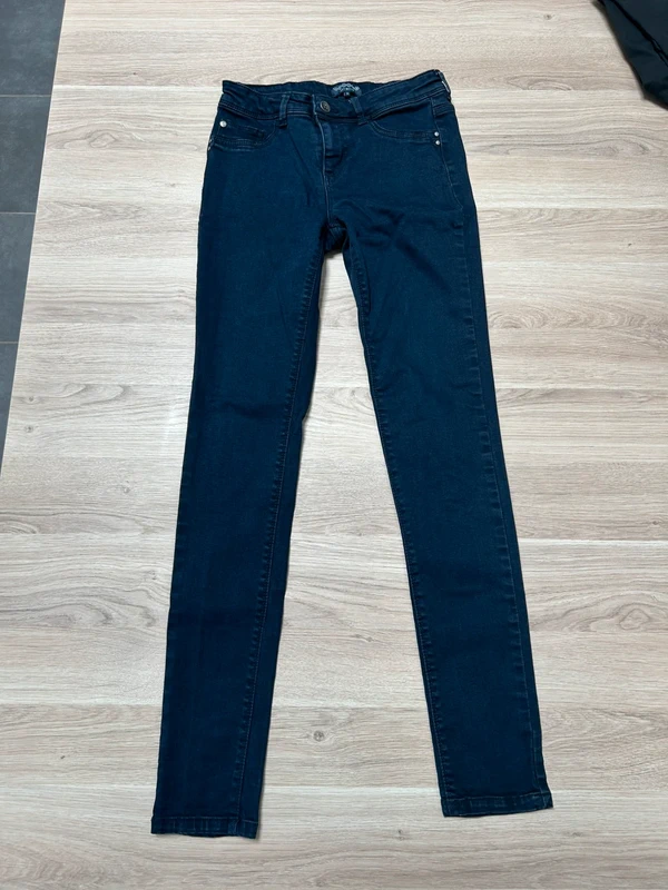 Jean bleu marine taille 36 - photo numéro 2