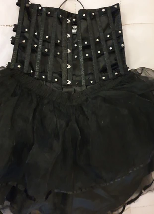 Punk Rave jupon tulle symetrique corseté clouté chainettes, brand: Punk Rave, condizioni: Nuovo senza cartellino, taglia: XL / IT 46 / EU 42, €55.00, €58.45 include la Protezione acquisti