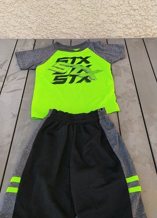 Ensemble short t-shirt 2 ans, marke: STX, zustand: Gut, größe: 18–24 Monate / 86, 3,00 €, 3,85 € inklusive Vinted-Käuferschutz