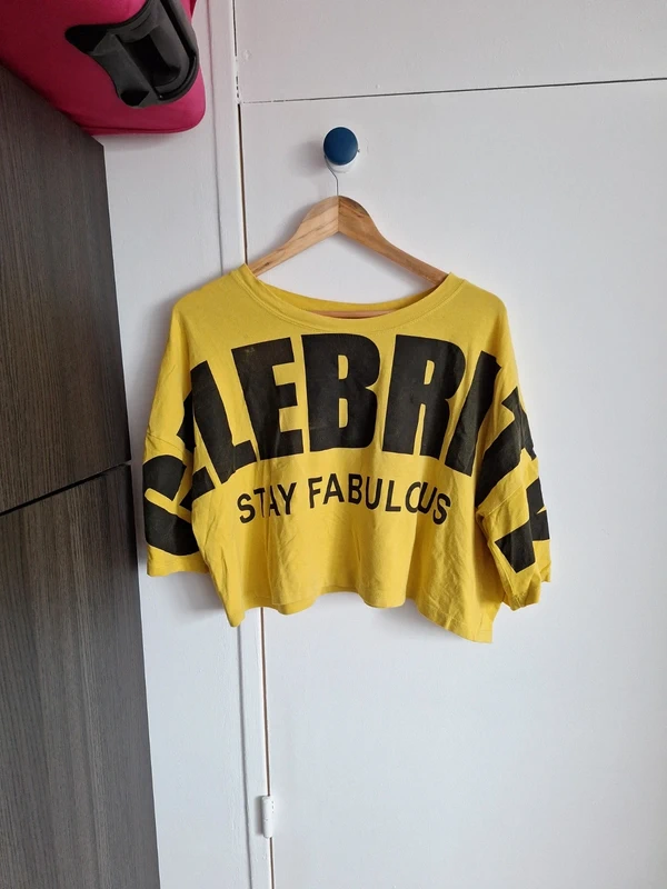 Crop top jaune et noir 🔥