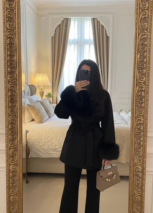 Manteau fourrure noir neuf, marke: Made In Italy, zustand: Neu, mit Etikett, größe: Einheitsgröße, 32,00 €, 34,30 € inklusive Vinted-Käuferschutz