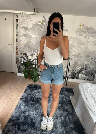 Short en jean bleu, brand: Monki, condition: Very good, size: XS / 34 / 6, €3.00, €3.85 includes Buyer Protection