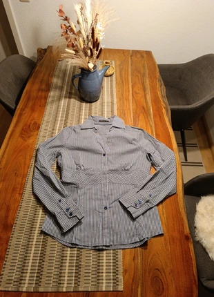 Elegante Streifenbluse – tailliert & klassisch | Größe 36 S, merk: Comma, staat: Heel goed, maat: S / 36 / 8, € 5,00, € 5,95 inclusief Kopersbescherming