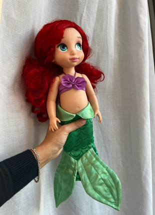 Poupée Ariel avec pendentif La Sirenetta Disney Store