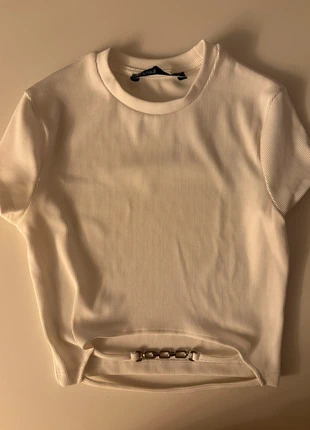 Bershka White chain T-shirt, marque: Bershka, état: Neuf sans étiquette, taille: S / 36 / 8, 5,00 €, 5,95 € Protection acheteurs incluse