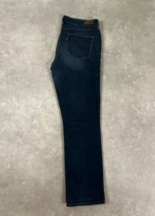 👖 Jean Levi’s Demi Curve bleu marine pour femme taille W31, merk: Levi's, staat: Heel goed, maat: L / 40 / 12, € 18,99, € 20,64 inclusief Kopersbescherming