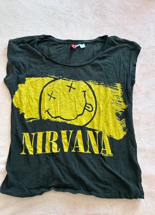 T-shirt Nirvana, marque: H&M, état: Très bon état, taille: L / 40 / 12, 4,00 €, 4,90 € Protection acheteurs incluse