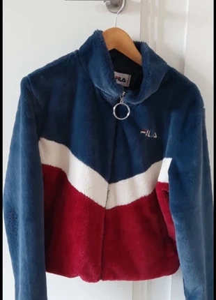 Fila fleece fauxfur bomber bomberjacket m teddy fleece, merk: FILA, staat: Heel goed, maat: M / 38 / 10, € 15,00, € 16,45 inclusief Kopersbescherming