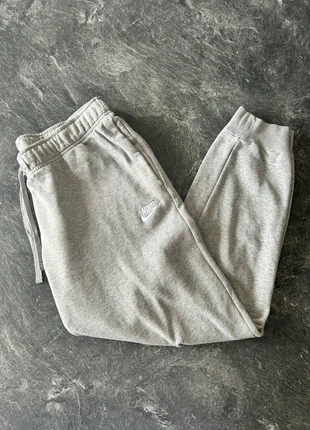 Jogging Nike, marque: Nike, état: Très bon état, taille: L, 20,00 €, 21,70 € Protection acheteurs incluse