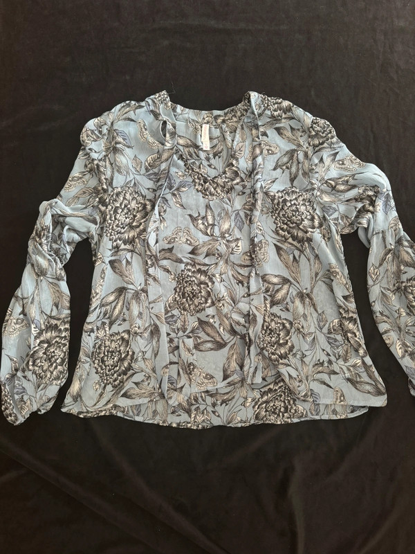 Women’s long sleeve floral blouse 1