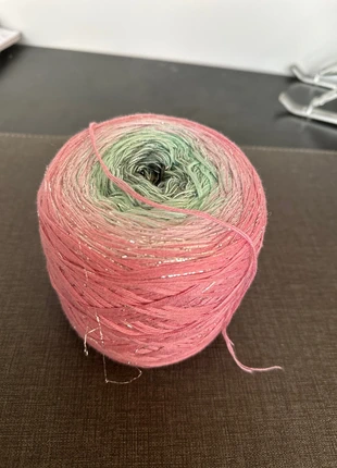 Wolgaren met verloop unicat, merk: Unikat, staat: Nieuw zonder prijskaartje, € 15,00, € 16,45 inclusief Kopersbescherming