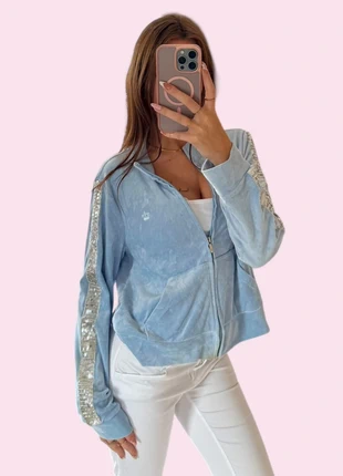 Baby Blue Juicy Couture Velour Hoodie w/ Rhinestone Sleeves (L), merk: Juicy Couture, staat: Goed, maat: L / 40 / 12, € 24,99, € 26,94 inclusief Kopersbescherming