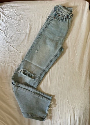 Stradivarius mom jeans - Maat XXS - Zo goed als nieuw!, staat: Nieuw zonder prijskaartje, maat: XXS / 32 / 4, € 10,00, € 11,20 inclusief Kopersbescherming