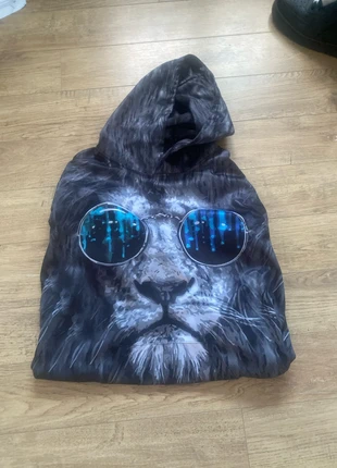 Sweat motif lion M, brand: Aesthetic, condizioni: Ottime, taglia: M, €5.00, €5.95 include la Protezione acquisti