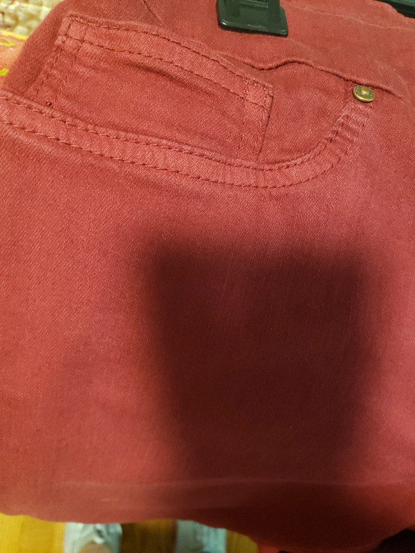 Burgundy pull on jeggings 2