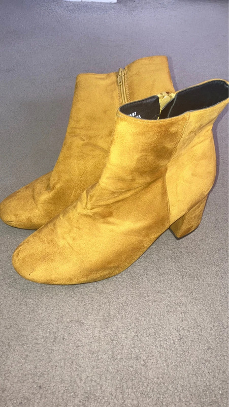 New look hot sale yellow boots