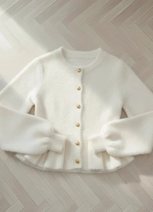 Pull Court Blanc Élégant, brand: YURT, condition: Very good, size: S / 36 / 8, €55.90, €59.40 includes Buyer Protection