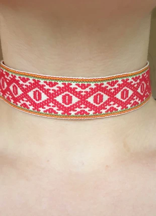 Red and white ikat Choker, marque: Handmade, état: Neuf sans étiquette, 3,00 €, 3,85 € Protection acheteurs incluse
