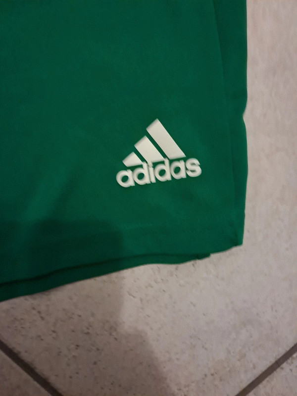 Pantaloni verdi adidas Vinted