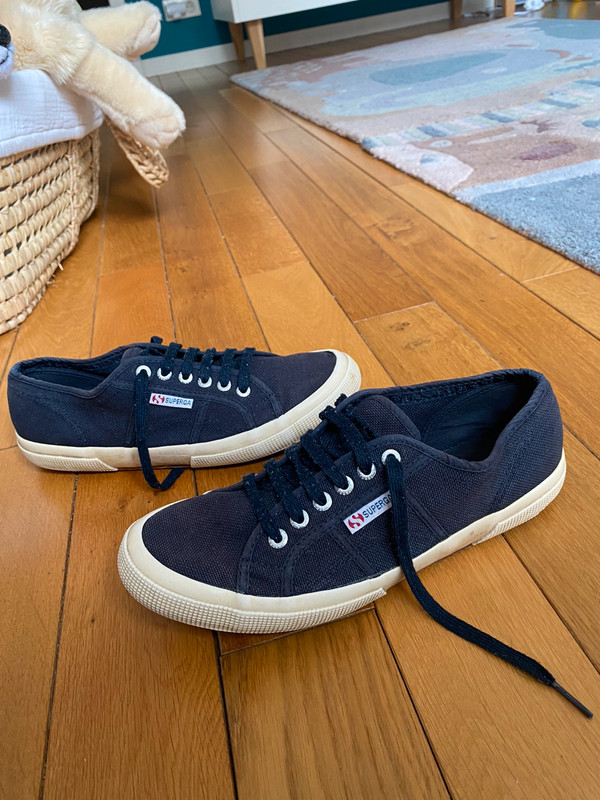 Superga modele classique Bleu marine Vinted