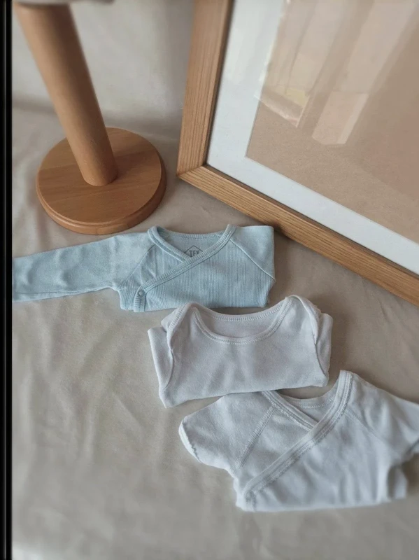 Joli lot de 3 bodys mixte naissance - 0 mois