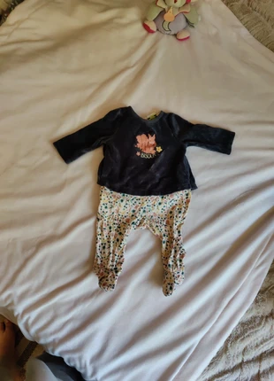 Pyjama en velours bébé fille – Taille 3 mois – bon état, brand: Tape à l'œil, condition: Good, size: 3-6 months / 62 cm, €1.00, €1.75 includes Buyer Protection