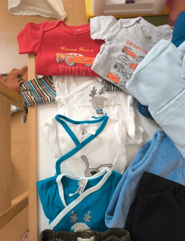 Lot vêtements 1,3 mois - photo numéro 2
