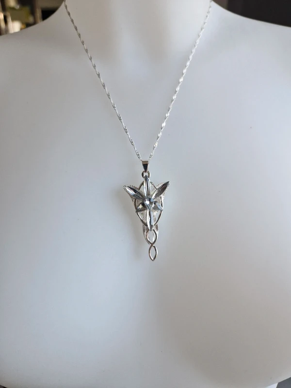 Collier fantaisie argenté pendentif Arwen Seigneur des Anneaux