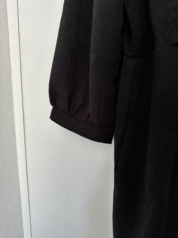 Robe noire cache cœur - photo numéro 2