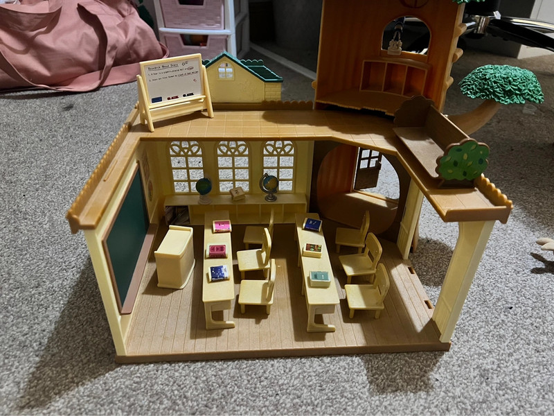 Sylvanian discount tree school