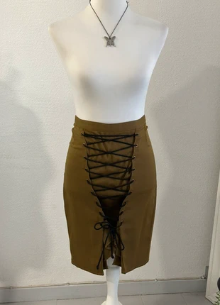 Jupe crayon midi taille haute kaki à laçage 70s, marke: Vintage Dressing, zustand: Sehr gut, größe: XS / 34 / 6, 14,90 €, 16,35 € beinhaltet Vinted-Käuferschutz Pro