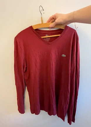 t-shirt à manche longue rouge bordeaux col V, marca: Lacoste, estado: Muito bom, tamanho: M, €14.00, €15.40 inclui Proteção do Comprador