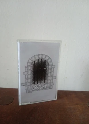 Crucified cassette, zustand: Sehr gut, 3,00 €, 3,85 € inklusive Vinted-Käuferschutz