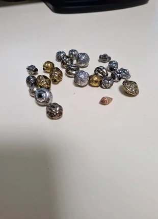 Lot de perles dorées et argentées, marque: Inconnu, état: Très bon état, 1,00 €, 1,75 € Protection acheteurs incluse